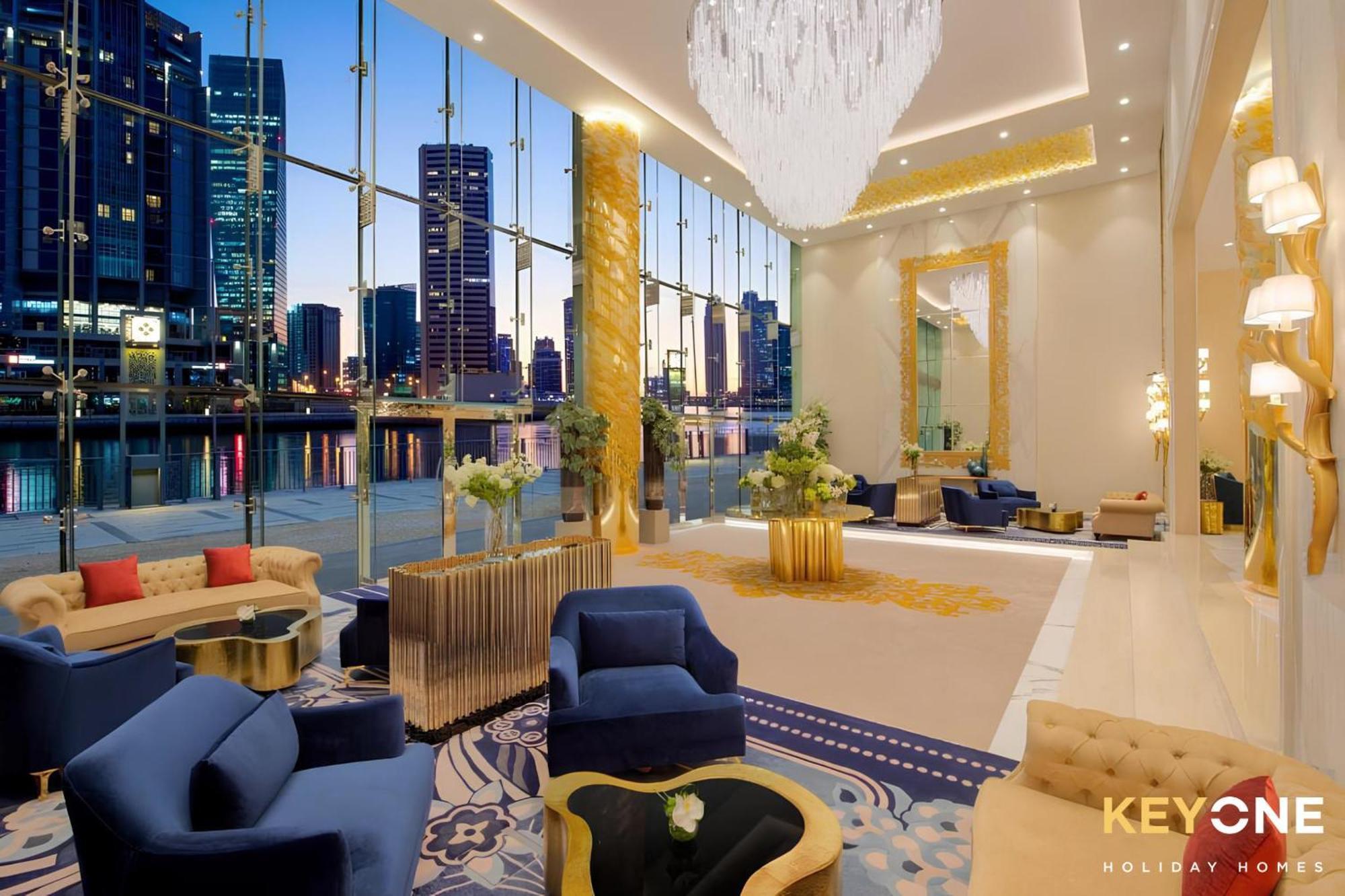 Sleek Studio In Prive With Stunning Canal View ドバイ エクステリア 写真