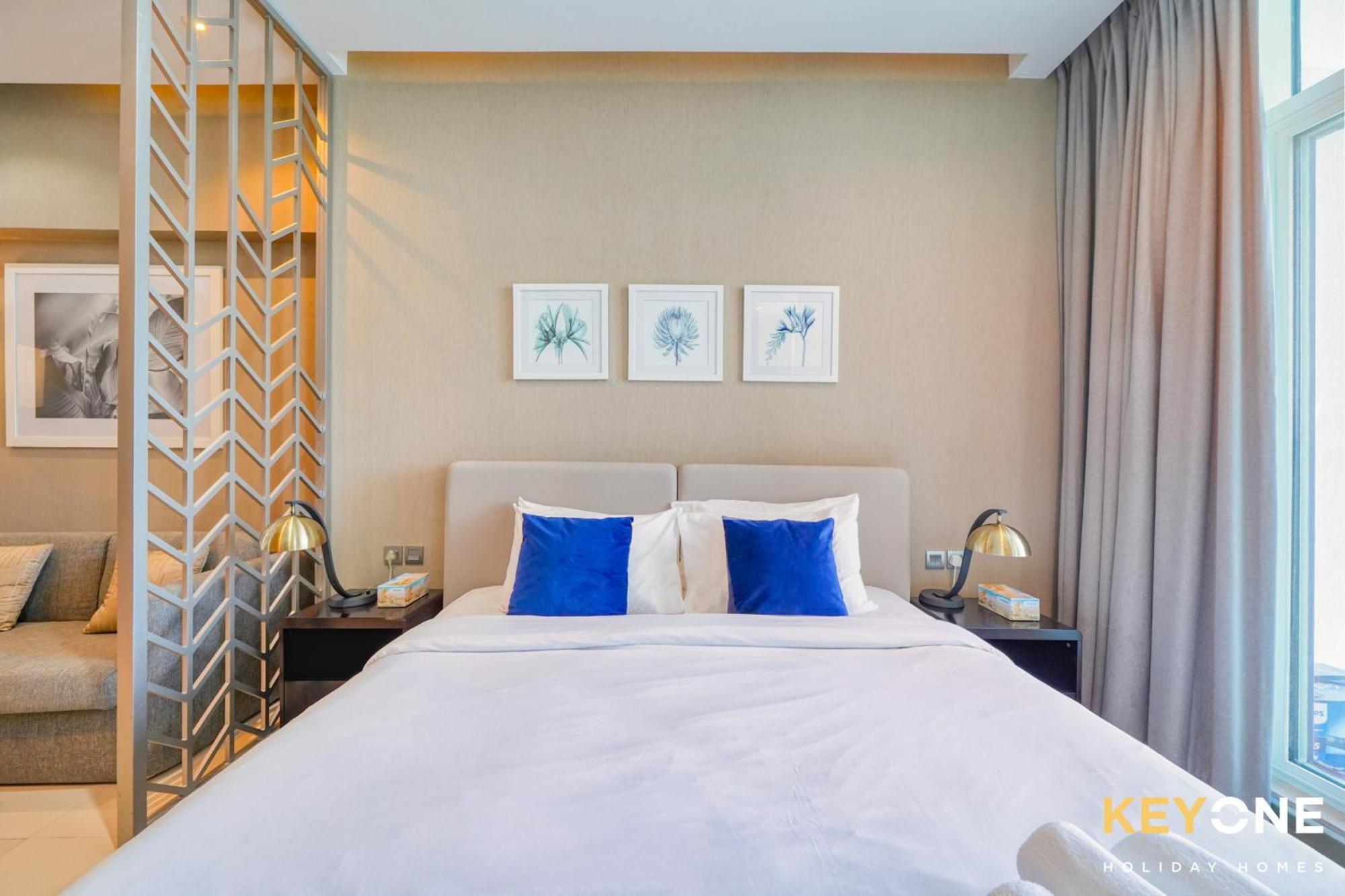 Sleek Studio In Prive With Stunning Canal View ドバイ エクステリア 写真