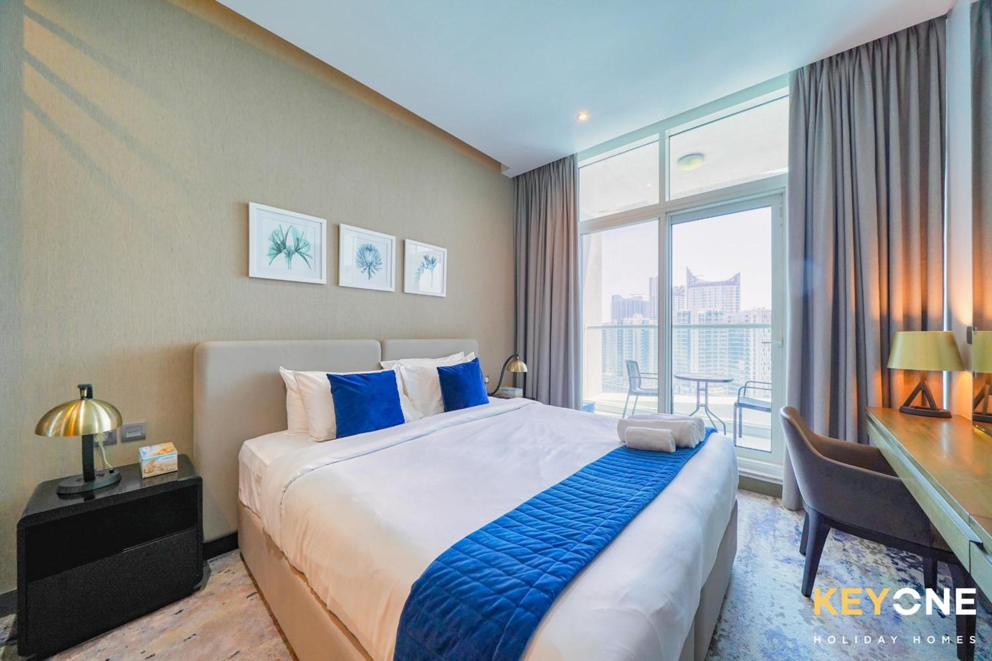 Sleek Studio In Prive With Stunning Canal View ドバイ エクステリア 写真